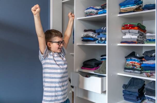 Uniformes Escolares vs. Ropa de Calle: Beneficios de cada Opción
